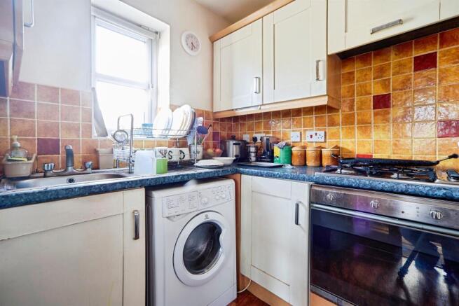 3 bed Apartment for sale Image 5