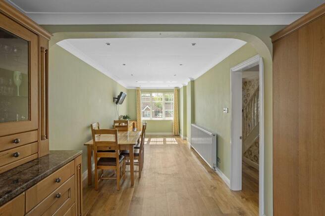 4 bed Detached for sale Image 6