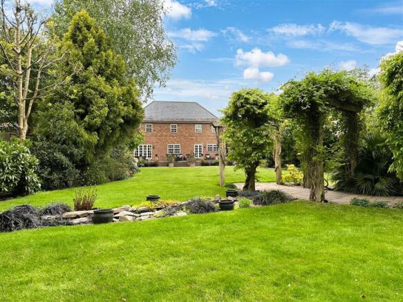 Rear Garden/Aspect 342