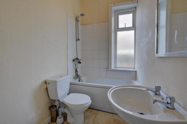 Bathroom - 1.jpg