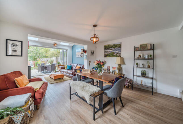 1358593-10-68d6ba...