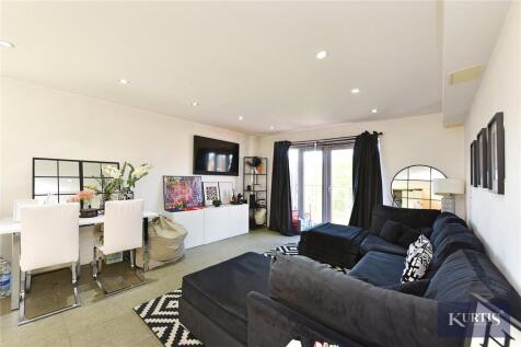 Yellowpine Way, Chigwell, Essex, IG7