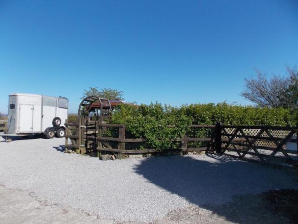 Yard & Parking