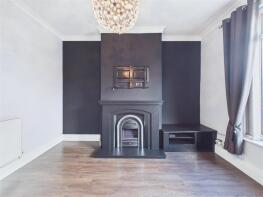 10, Lowgates, Chesterfield S43 3TT