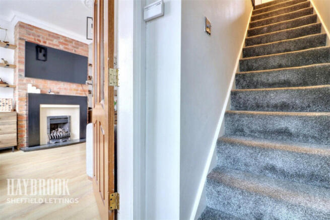 4 bed Semi-Detached to rent Image 12