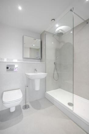 2 bed Flat to rent Image 11