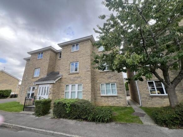 2-bed flat on Waterloo Court, Laughton Common, £89,950