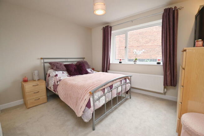 5 bed Detached for sale Image 11