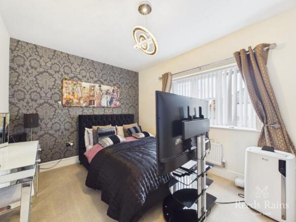 3 bed Detached to rent Image 8