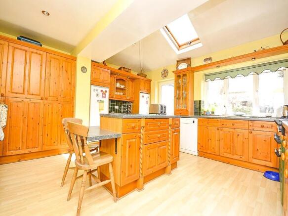 Kitchen / Breakfast Room