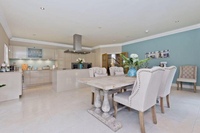 Family Room/Ki...