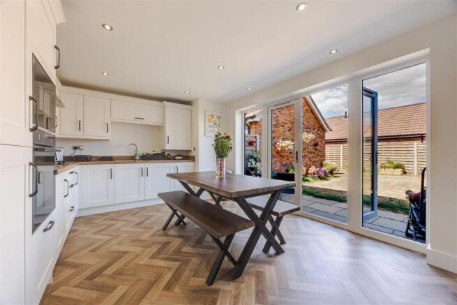 Kitchen diner