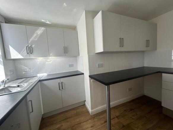 3 bed Maisonette to rent Image 4