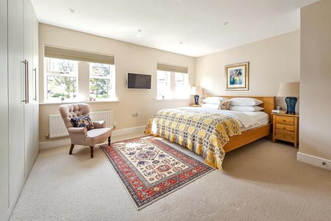 4 bed Town House for sale Image 6