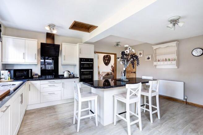 KITCHEN/BREAKF...