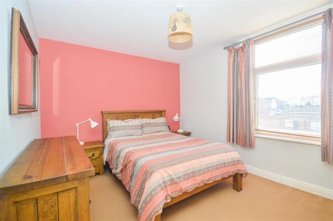 2 bed Terraced for sale Image 5