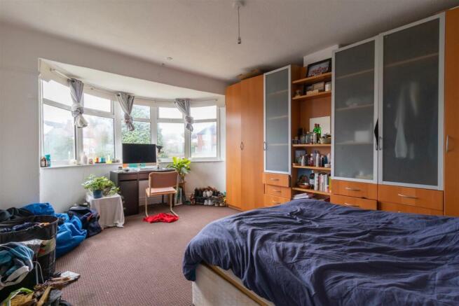 5 bed House to rent Image 5