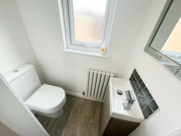 Cloakroom/wc