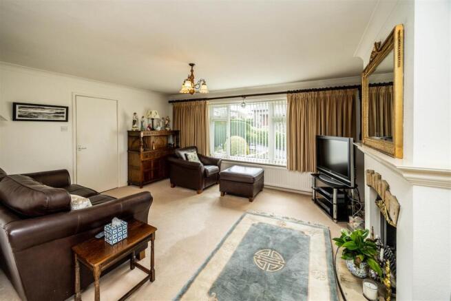3 bed Detached Bungalow for sale Image 7