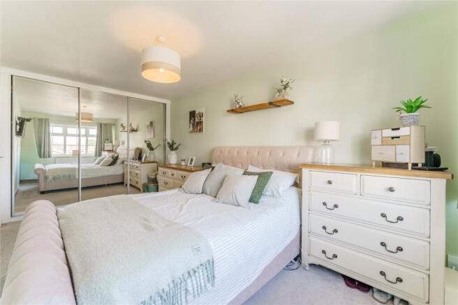 4 bed Detached for sale Image 4