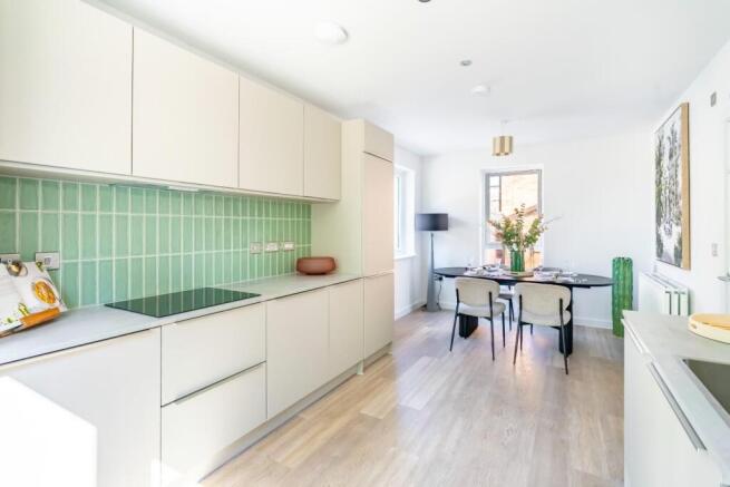 4 bed Semi-Detached for sale Image 12