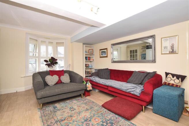 Lounge/ Kitchen