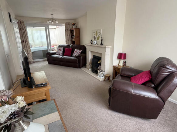 LOUNGE1