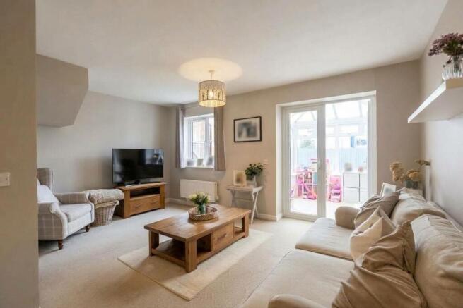 LOUNGE/DINING ROOM