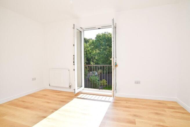3 bed Town House for sale Image 10