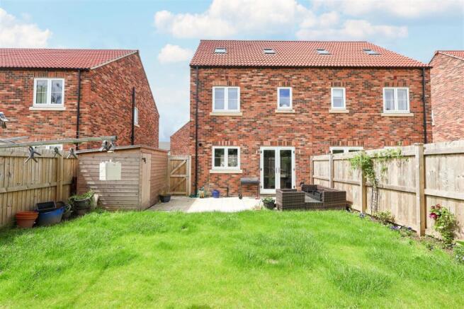 4 bed Semi-Detached for sale Image 4