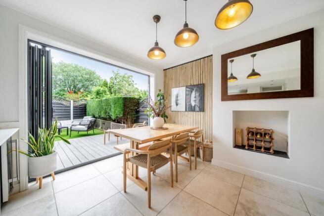 4 bed Semi-Detached for sale Image 4