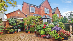 3b, Streets Heath, West End, Woking GU24 9QZ