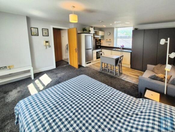 1 bed Apartment to rent Image 6