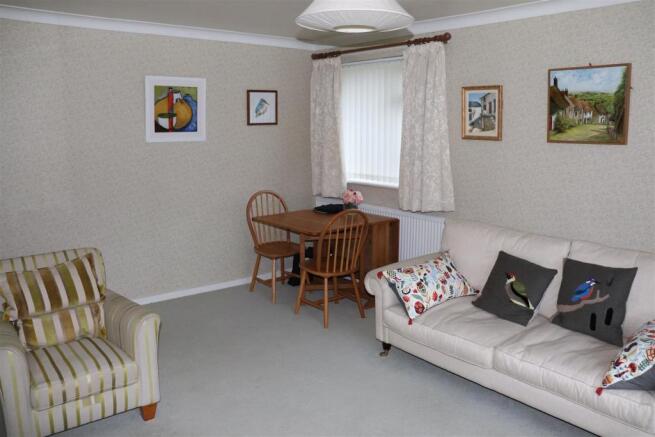 LOUNGE/DINING ROOM