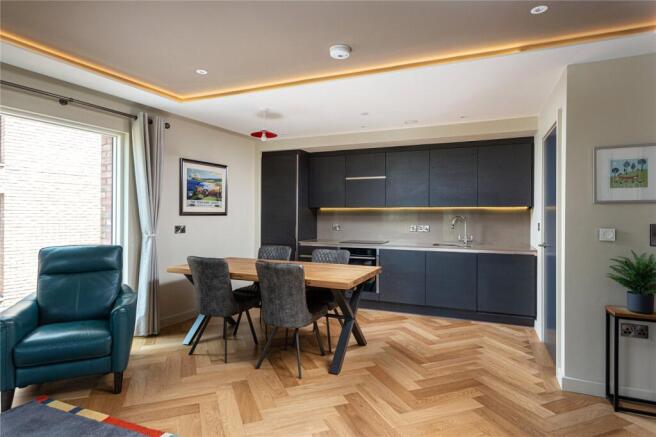 2 bed Apartment for sale Image 4