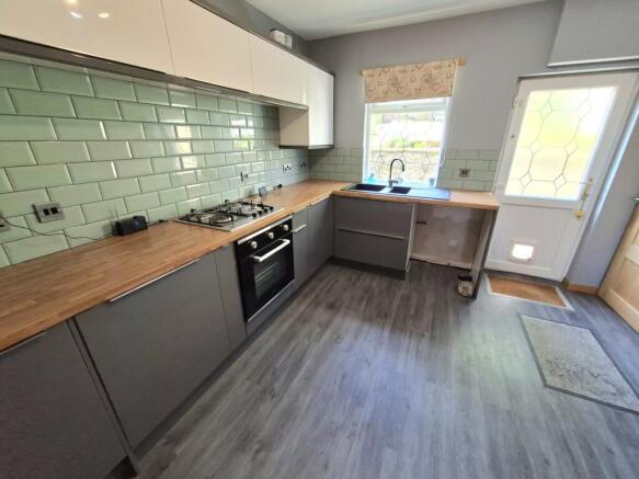 KITCHEN/BREAKFAST ROOM