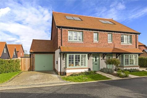 Fallow Close, Ewhurst, Cranleigh, Surrey, GU6