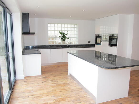 OPEN PLAN KITCHEN