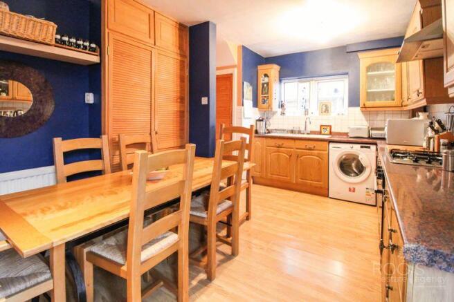 Kitchen/Dining...