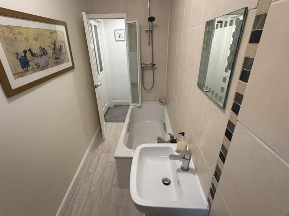 Bathroom 1.png 1.png