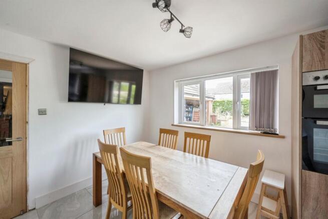 3 bed Detached Bungalow for sale Image 5
