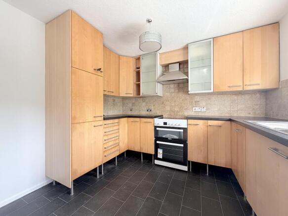 2 bed Flat to rent Image 4