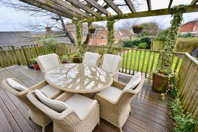 Al Fresco Dining