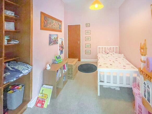 3 bed Terraced for sale Image 9