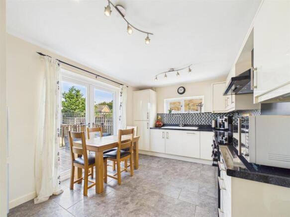 Kitchen / Dining Room