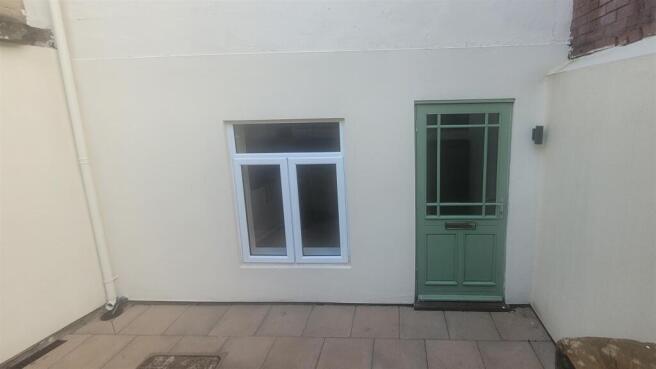 flat b 4 reg - front door.jpg