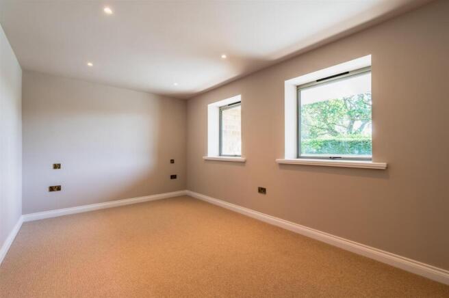 2 bed Apartment for sale Image 12