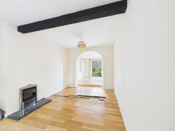 CAM02313G0-PR0095-STILL001