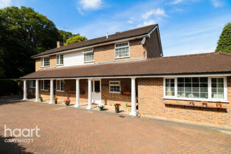 Vicarage Gardens, Hindhead