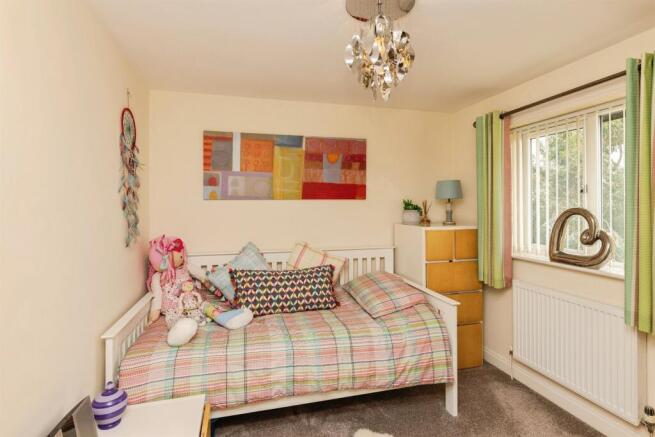 4 bed Detached for sale Image 12